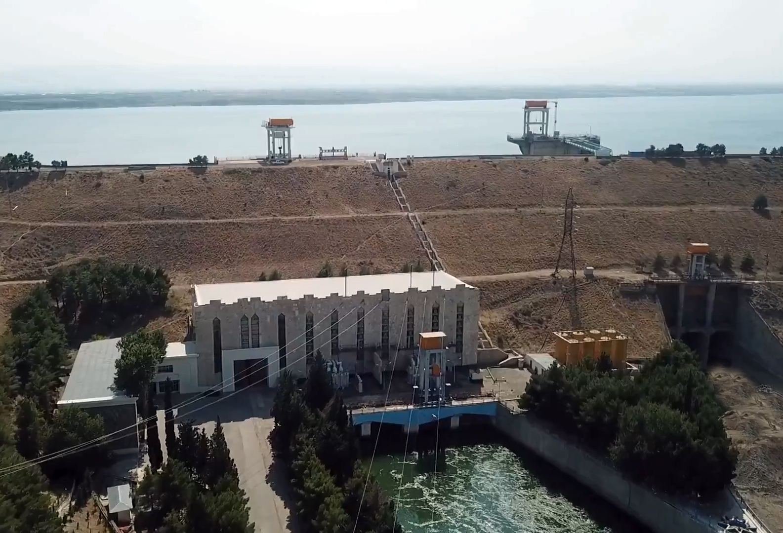 Ölkənin ikinci böyük su elektrik stansiyasında təmir aparılır (FOTO/VİDEO)