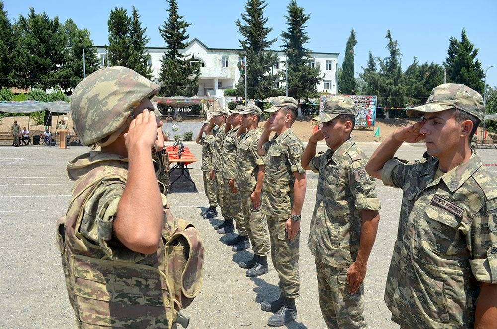 Azərbaycan Ordusunda ehtiyata buraxılan hərbi qulluqçuların yola salınması mərasimi keçirilib (FOTO/VİDEO)