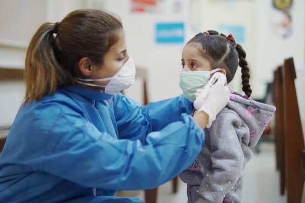 Pediatr uşaqlarda koronavirusun rast gəlinən əlamətlərini açıqladı