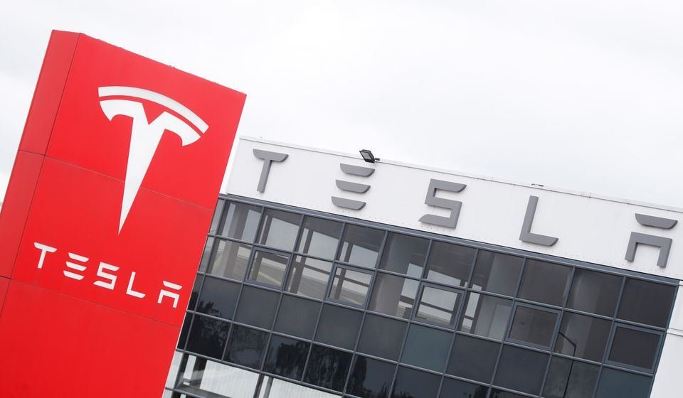 "Tesla" Çində 80 mindən çox avtomobili geri çağırır