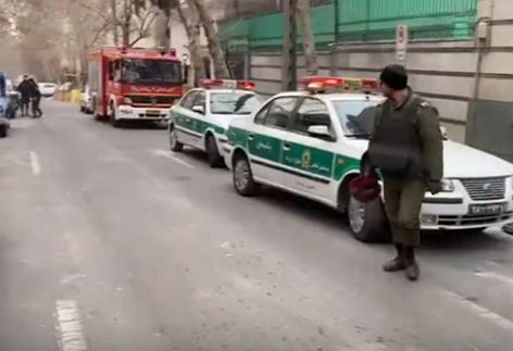 Səfirliyə hücum edən şəxsin adı AÇIQLANDI