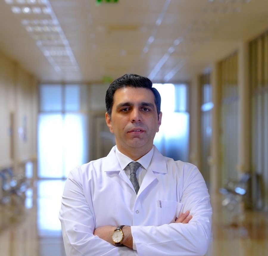 Neyrocərrah Uzm. Dr. Teyyub Həsənov: 