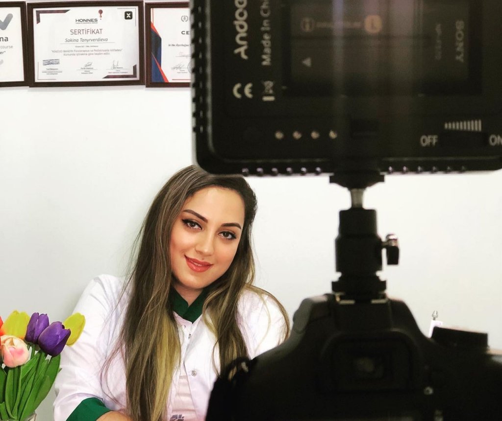 Fizioterapevt Səkinə Nadirova: "Düzgün diaqnoz qoymaq və düzgun müalicə aparmaq əsas iş prinsipimdir"