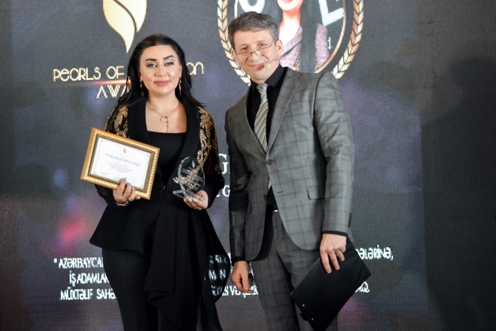 Fizika, riyaziyyat, məntiq üzrə mütəxəssis Xəyalə Qasımova: " Şagirdlərimin mənə olan sevgisi məni çox xoşbəxt edir"