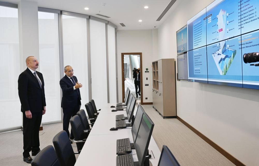 Prezident İlham Əliyev Əmlak Məsələləri Dövlət Xidmətinin yeni inzibati binasının açılışında iştirak edib