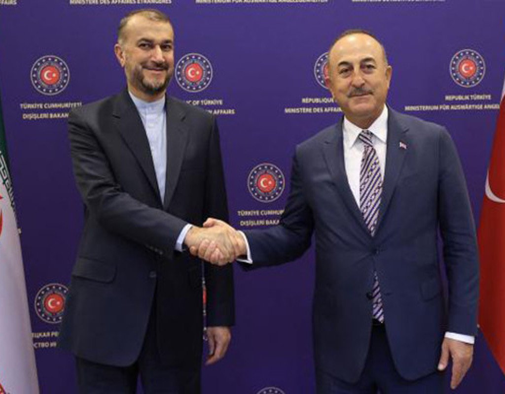 Türkiyə və İran XİN rəhbərlərinin telefon danışığı olub