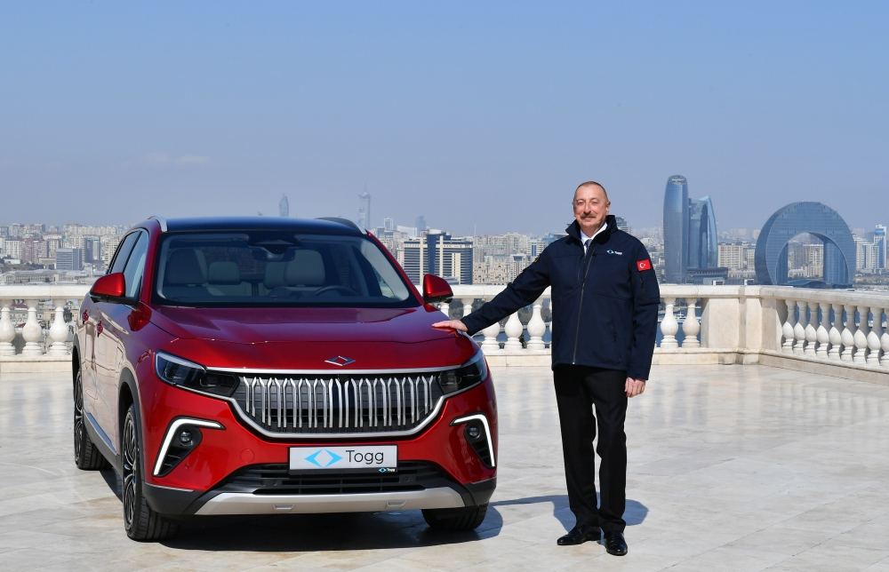 Türkiyənin ilk yerli elektromobili “Togg” Azərbaycan Prezidenti İlham Əliyevə təqdim olunub