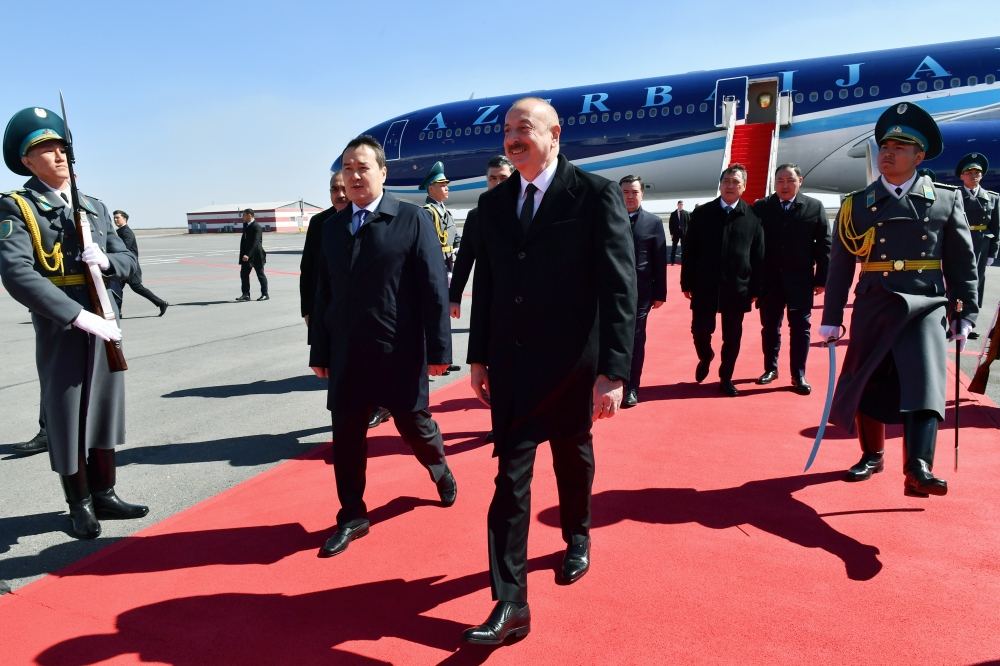 Prezident İlham Əliyev Qazaxıstana rəsmi səfərə gəlib