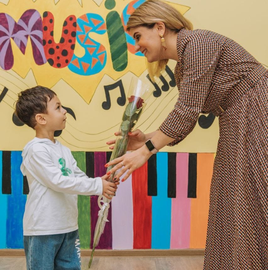 "Orbita" bağçasının rəhbəri Elmira Aslanova: "Məsuliyyətli və disiplinli olmaq əsas iş prinsipimizdir" "Orbita" bağçasının rəhbəri Elmira Aslanova: "Məsuliyyətli və disiplinli olmaq əsas iş prinsipimizdir"