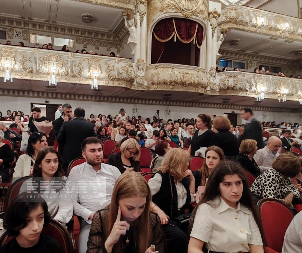 Bakı Xoreoqrafiya Akademiyasının buraxılış-hesabat konserti keçirilib Bakı Xoreoqrafiya Akademiyasının buraxılış-hesabat konserti keçirilib