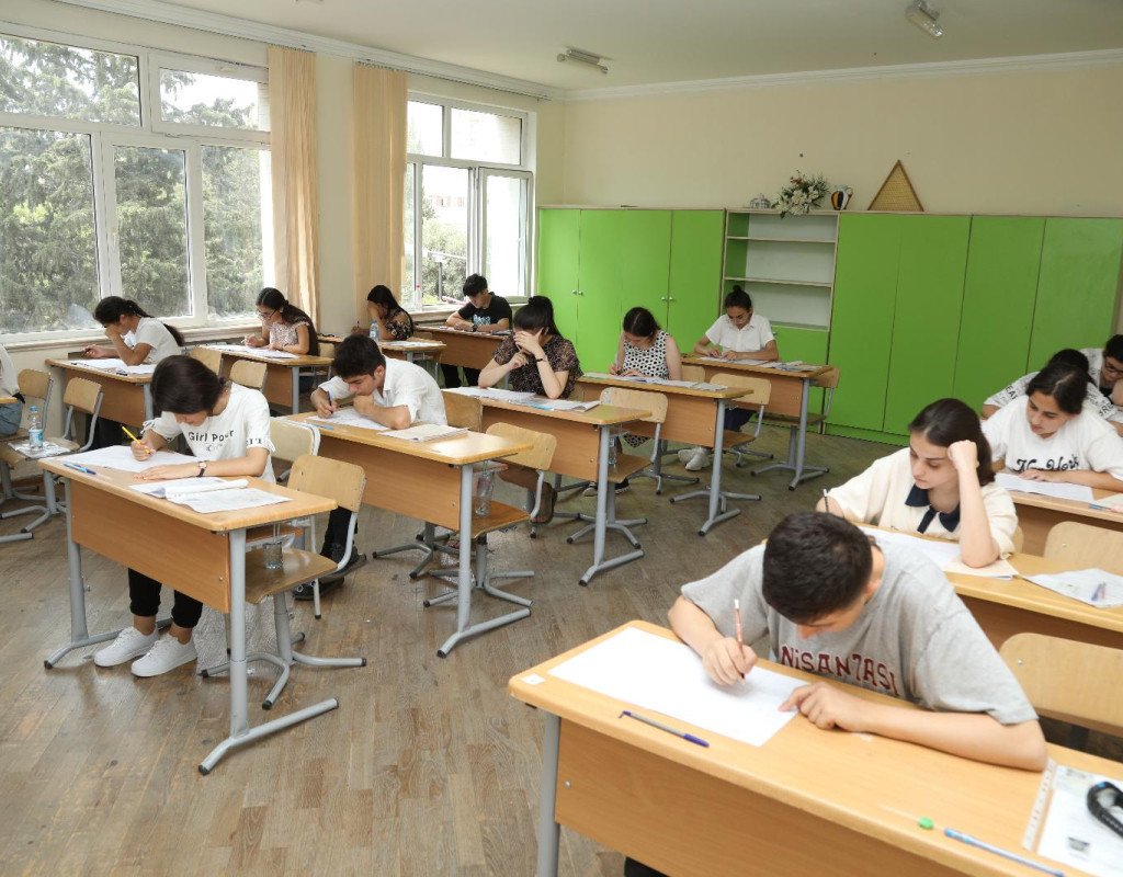 DİM 9 illik bazadan kolleclərə tələbə qəbulu elan edib