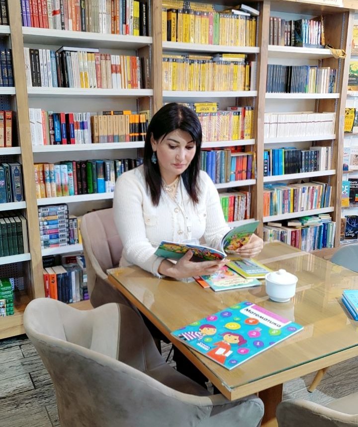 Kosmetoloq-estetist Aygün Əzənmədova: "Təbiiliyi qorumaq əsas iş prinsipimdir"