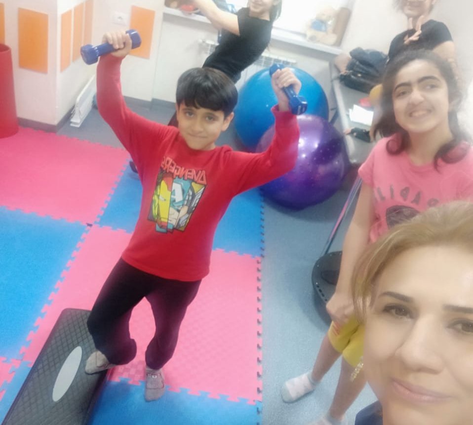Müalicəvi idman mütəxəssisi Ülkər Əliyeva: "Valideynlərin xəstə uşaqlara qarşı olan laqeydliklərinə qəti surətdə "yox" deyirəm"