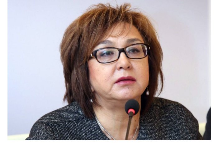 Məleykə Abbaszadə: “Dövlət qulluğunda işləmək istəyən ana dilimizi aydın bilməlidir”
