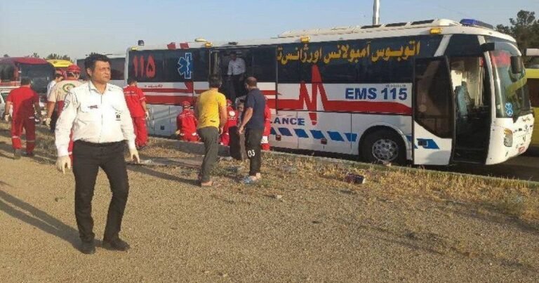 İranda avtobus aşıb, ölənlər və çox sayda yaralı var