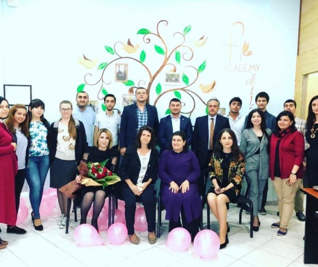 "Poçemuçka" mərkəzin direktoru, metodist Elza Rəhimova: "Bu işin bu qədər çətin olacağı ağlıma gəlməzdi"