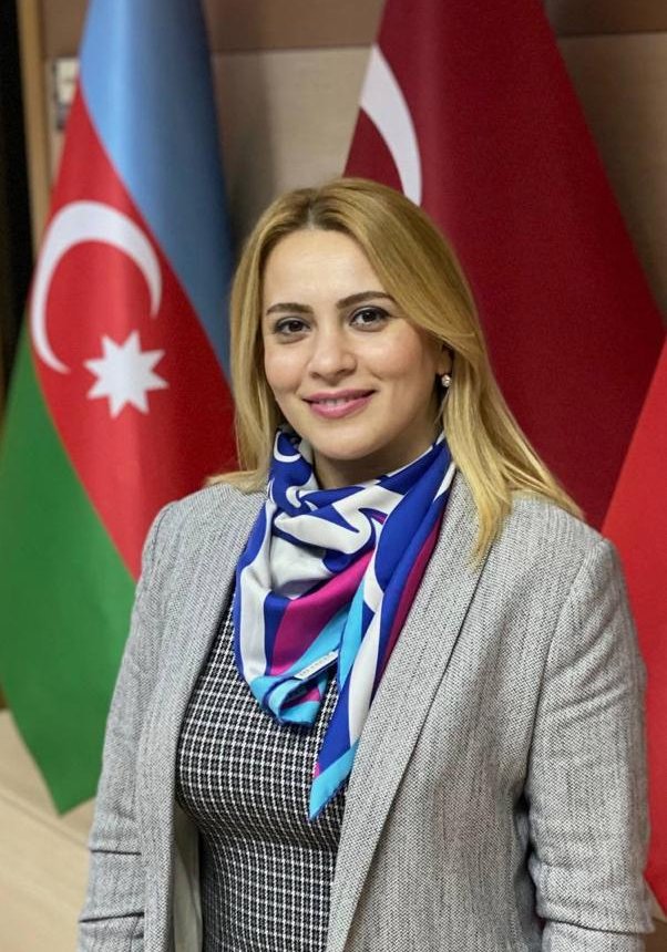 Beynəlxalq dərəcəli mütəxəssis, pedaqoq Samirə Teymurova: "Xaricdə oxumaq çox fərqli bir hisdir"
