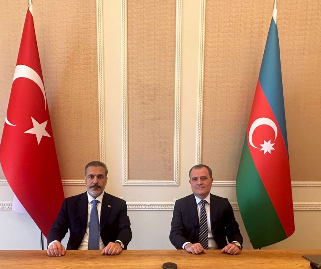 Ceyhun Bayramov Türkiyənin yeni XİN başçısı ilə QDİƏT-in iclasında iştirak edir