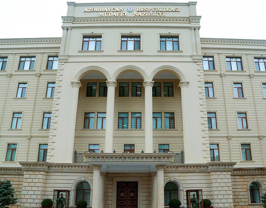 Müdafiə Nazirliyinin hərbi qulluqçuları təltif edilib - SİYAHI