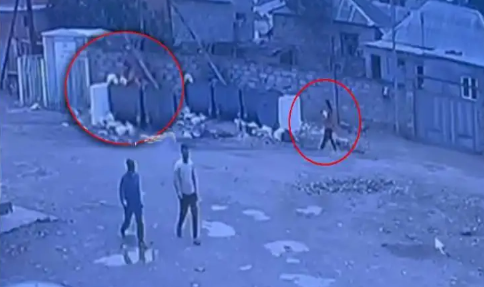 Zibil qutusuna atılan körpə xəstəxanadan buraxıldı
