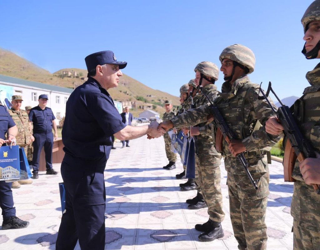 Baş prokuror Kəlbəcər və Laçında olub, hərbçilərlə görüşüb