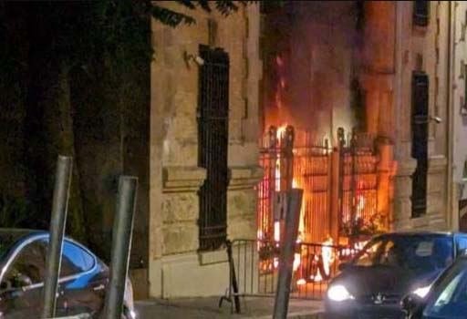 İran Parisdəki səfirliyinə hücumla əlaqədar Fransaya etiraz notası göndərib