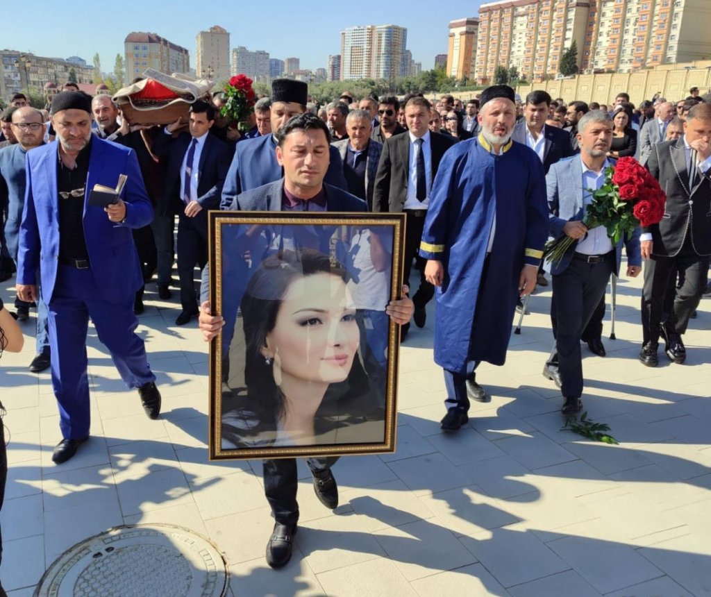Qənirə Paşayeva ilə vida mərasimi başa çatıb (YENİLƏNİB)
