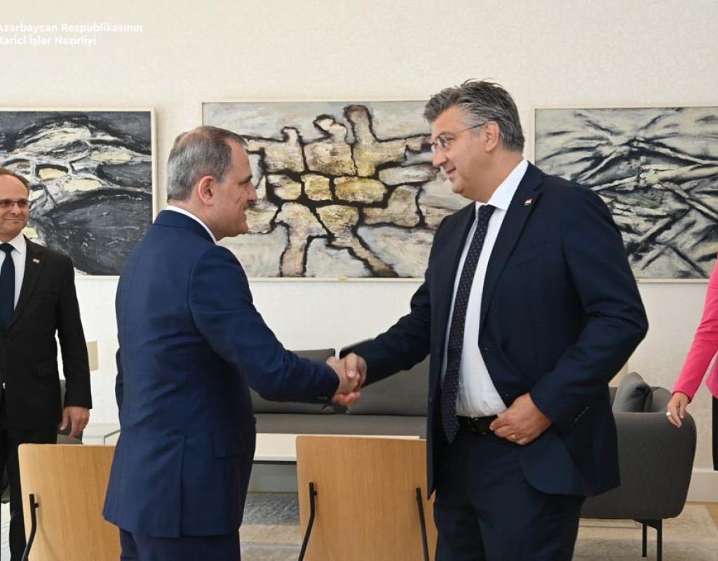 Ceyhun Bayramov Xorvatiyanın baş naziri ilə görüşdü