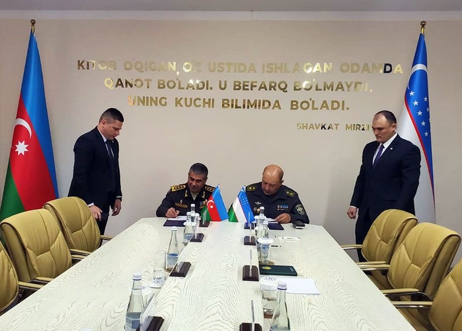 Azərbaycan və Özbəkistan müdafiə nazirləri Buxarada görüşüblər