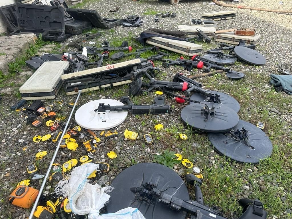 Xankəndidə baza aşkarlandı - Yararsız hala salınmış minatəmizləmə avadanlıqları tapıldı
