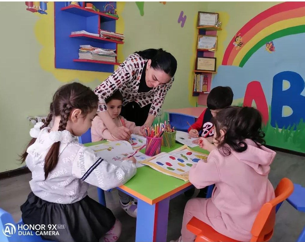 "Creative kids" tədris mərkəzinin rəhbəri Pərvanə Ələkbərova:"Övladlarımıza qarşı hövsələli, anlayışlı və empati duyğusuna sahib olmalıyıq"