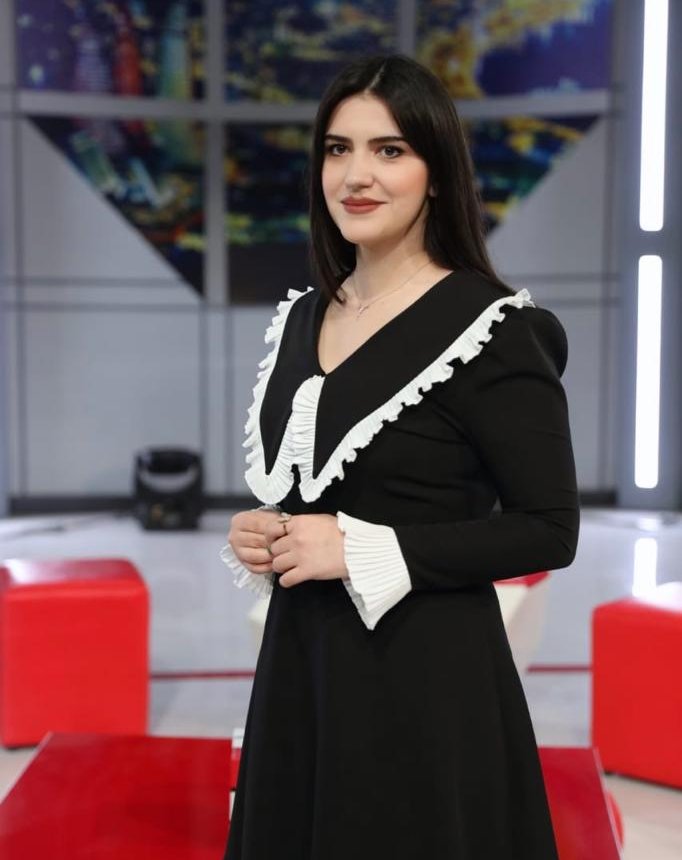Kimya müəllimi, təlimçi Vəfa Kərimli: "Texnoloji inqilabda kimya fənni ikinci dərəcəli fənnə çevrilməməlidir"