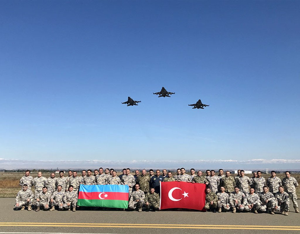 Türkiyənin F-16-ları Azərbaycana gəlib