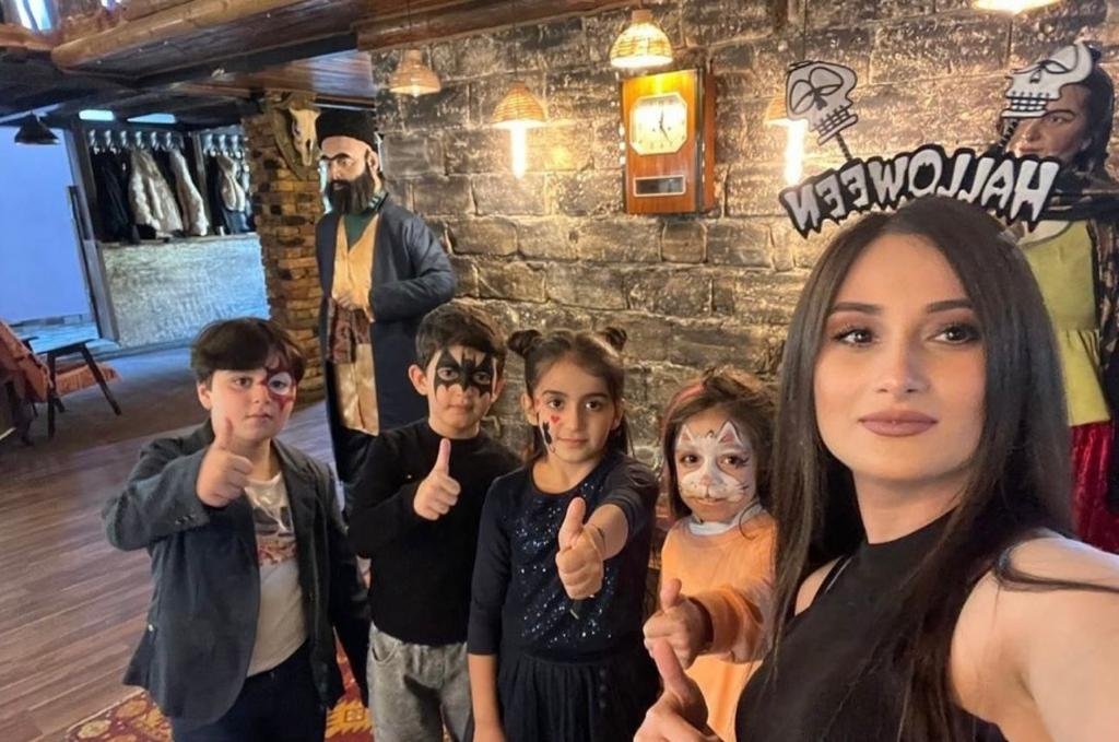 Pedaqoq Aytən Babayeva: "Şagirdlərimin yüksək nəticələri məni çox xoşbəxt edir"