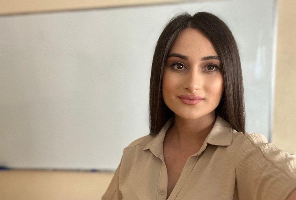 Pedaqoq Aytən Babayeva: "Şagirdlərimin yüksək nəticələri məni çox xoşbəxt edir"