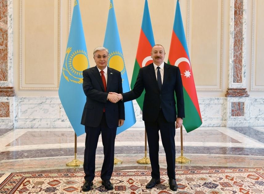 Prezident İlham Əliyev Qazaxıstan Prezidenti Kasım-Jomart Tokayev ilə görüşüb