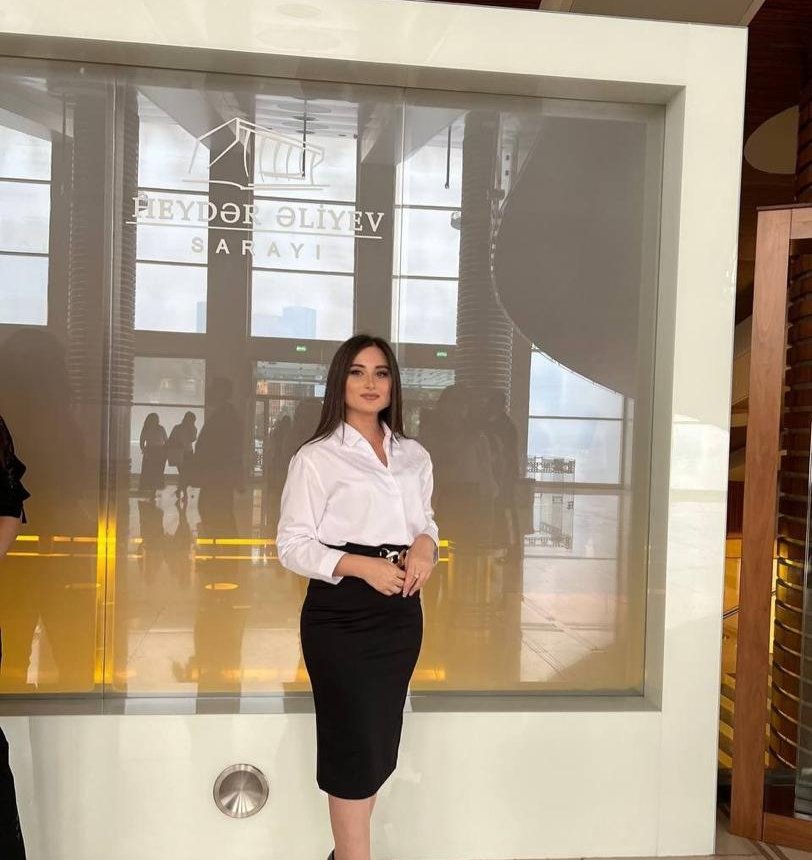 Pedaqoq Aytən Babayeva: "Şagirdlərimin yüksək nəticələri məni çox xoşbəxt edir"