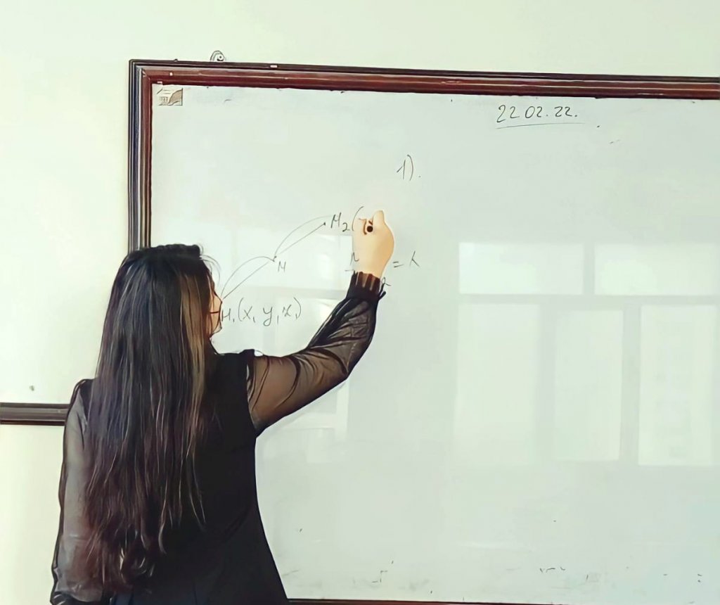 Repititor Gülər Musayeva: "Uşaqları bu qədər çox sevəcəyəm ağlıma gəlməzdi"