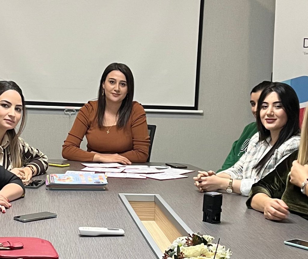 Pedaqoq Məleykə Məmmədzadə: "Şagird və valideynlər tərəfindən bu qədər seviləcəyim ağlıma gəlməzdi" 