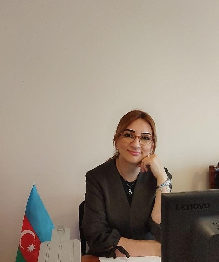 İngilis-dili müəllimi Səidə Yusifova:"İşimdə məsuliyyətli olmaq əsas iş prinsipimdir"