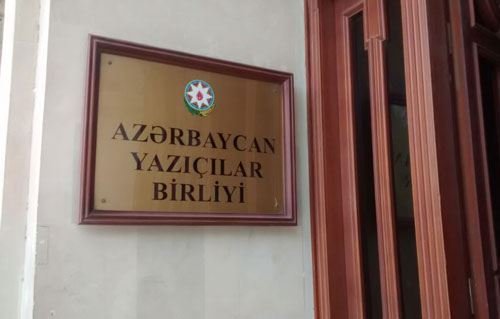 Ev almayan tərcüməçi AYB-ni “topa tutdu”: - “Çingiz və Anar məni...”