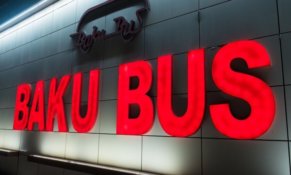 Bakubus MMC nümayəndəsi özünü necə dolaşdırdı... - VİDEOFAKT