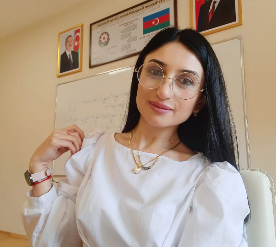 Filoloq Röya Vəkilova: "Hər zaman şagirdlərimin yanında olmağa çalışmışam"