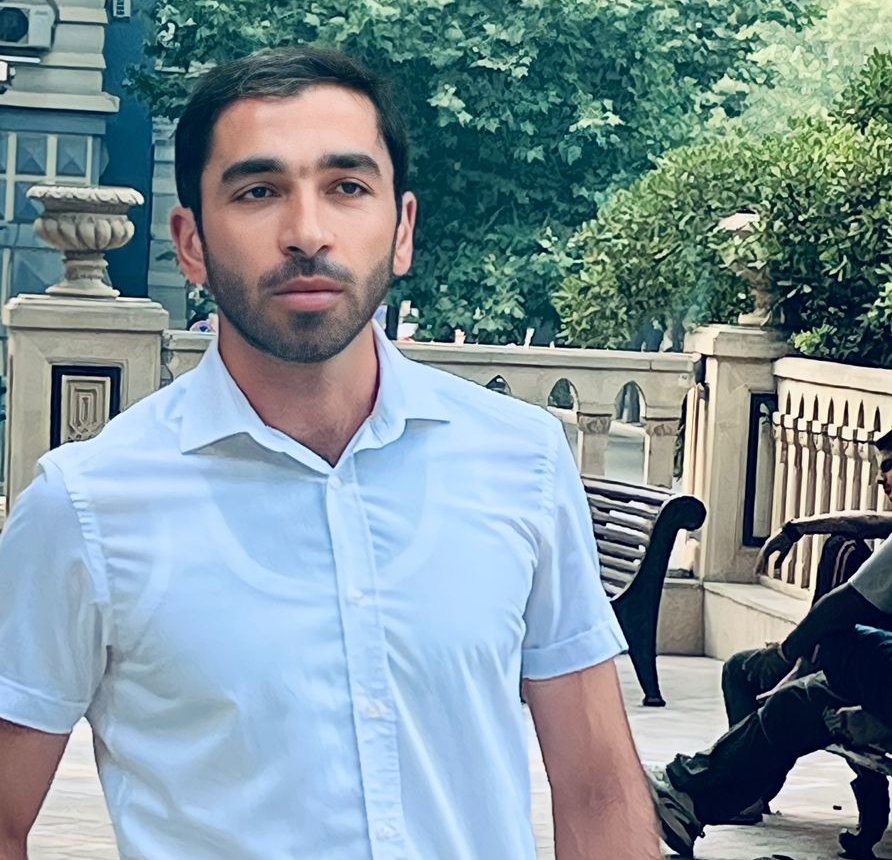 Psixoloq, yaşam koçu Emin Əmirzadə: 