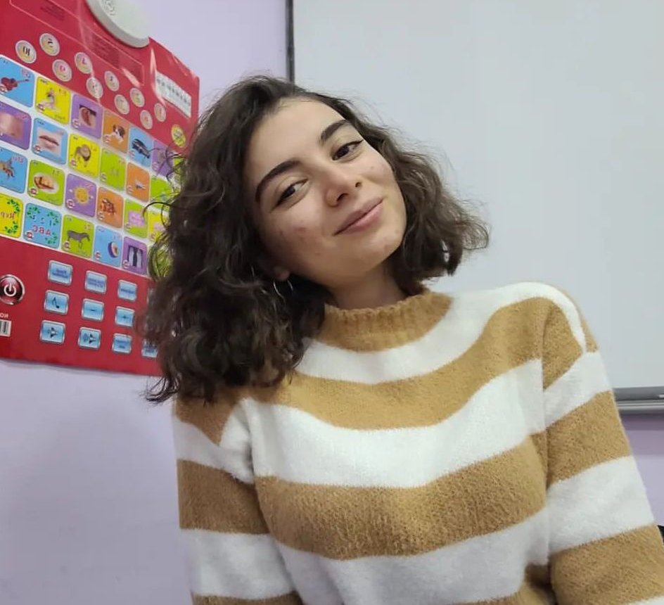 İngilis-dili müəllimi Sevil Atakişiyeva: "Biz gələcəkdəki cəmiyyəti formalaşdırırıq" 