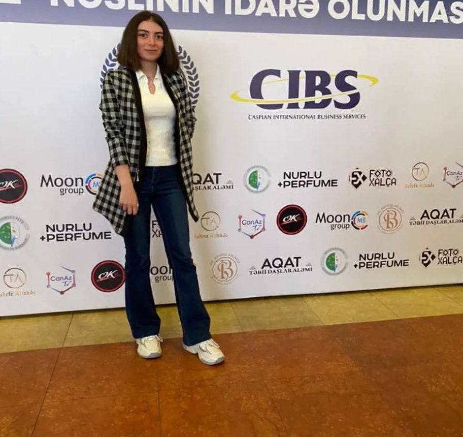 İngilis-dili müəllimi Sevil Atakişiyeva: "Biz gələcəkdəki cəmiyyəti formalaşdırırıq" 