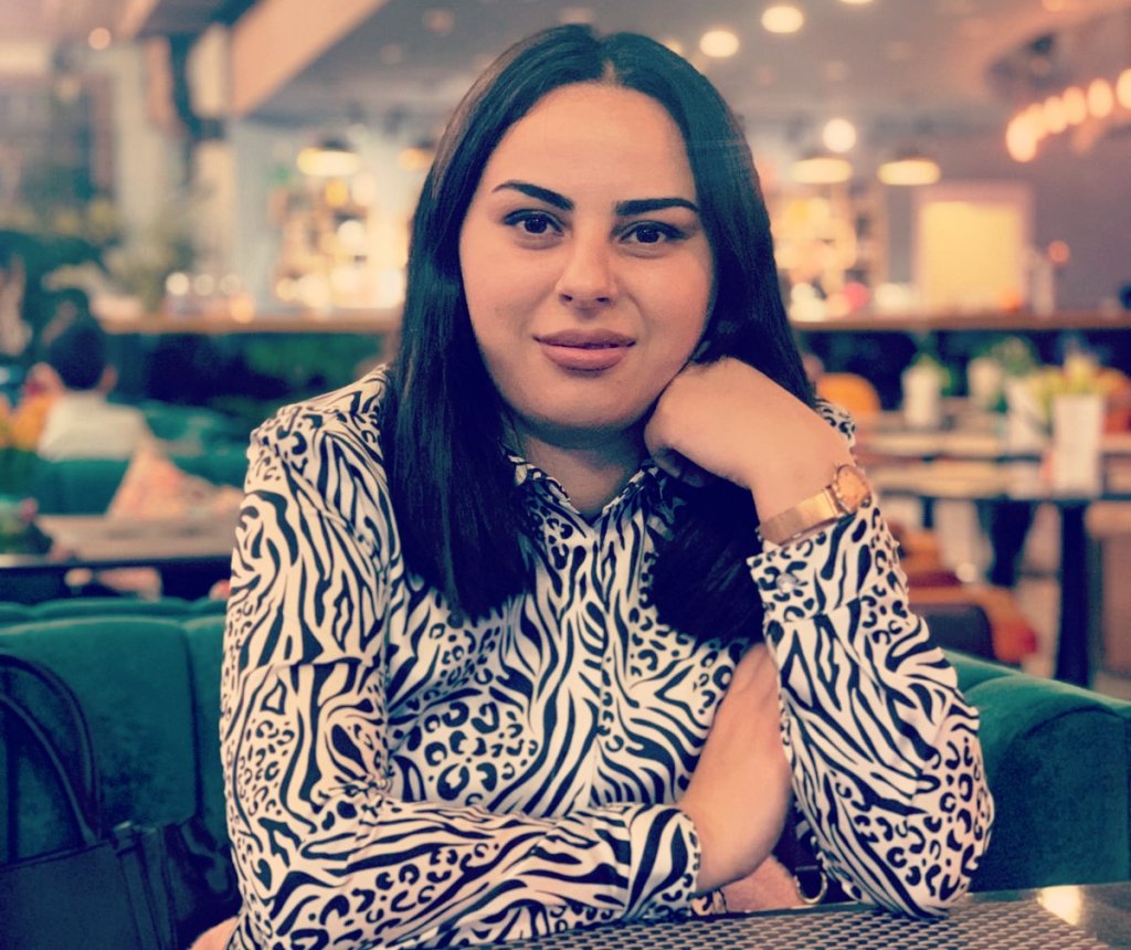 Kurikulum üzrə təlimçi Sevinc Məmmədova: "İş prinsipim yalnız və yalnız irəli getməkdir"