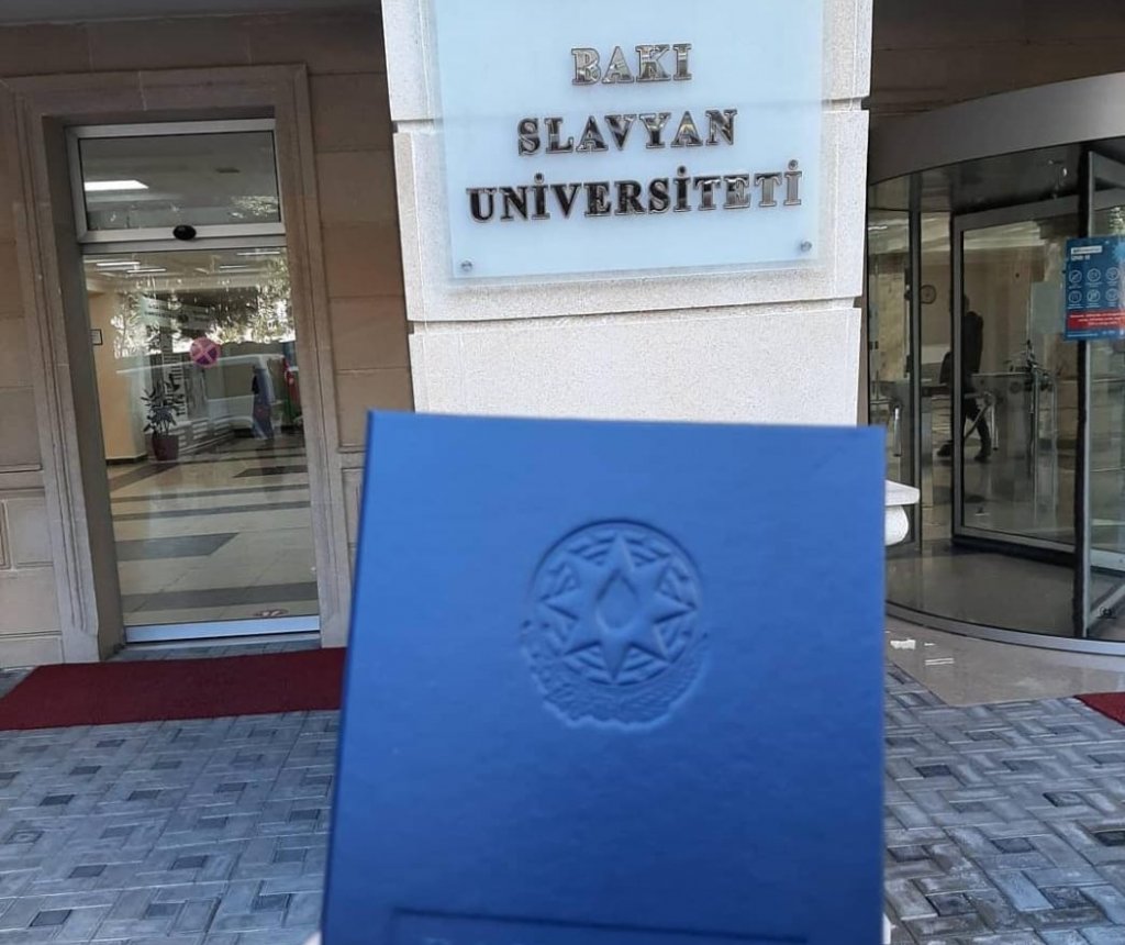 Rus-dili müəllimi Turana Masimova:"Tələbələrimi oxumağa həvəsləndirmək əsas iş prinsipimdir"