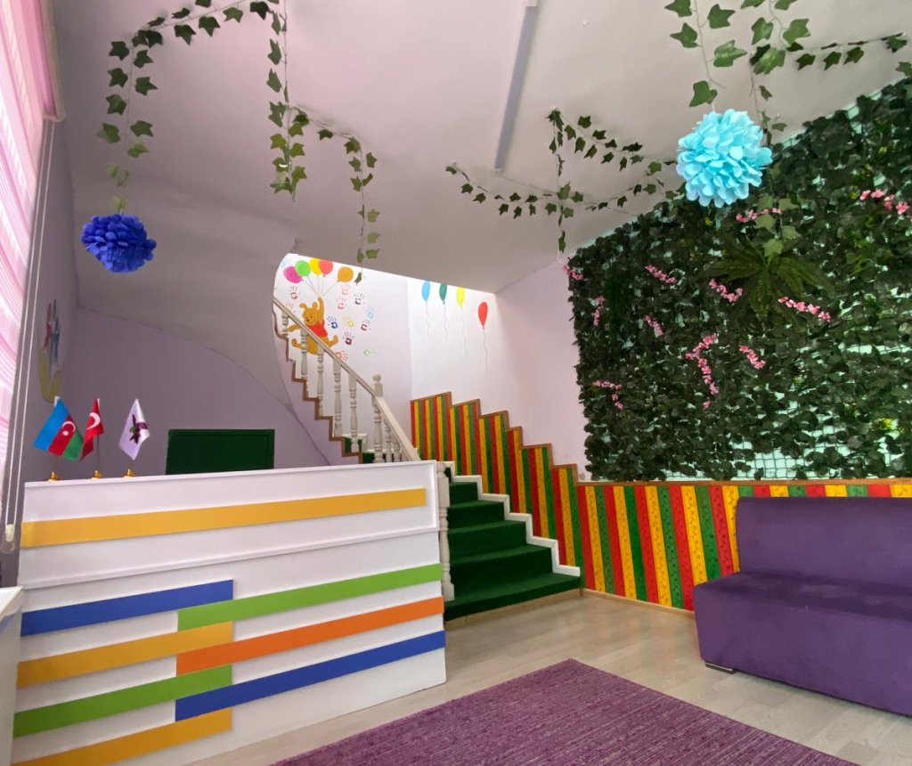 "Star Preschool" bağçasının rəhbəri: "Uşaqlara bütöv bir şəxsiyyət kimi yanaşmağı öyrətmək əsas prinsipimizdir"