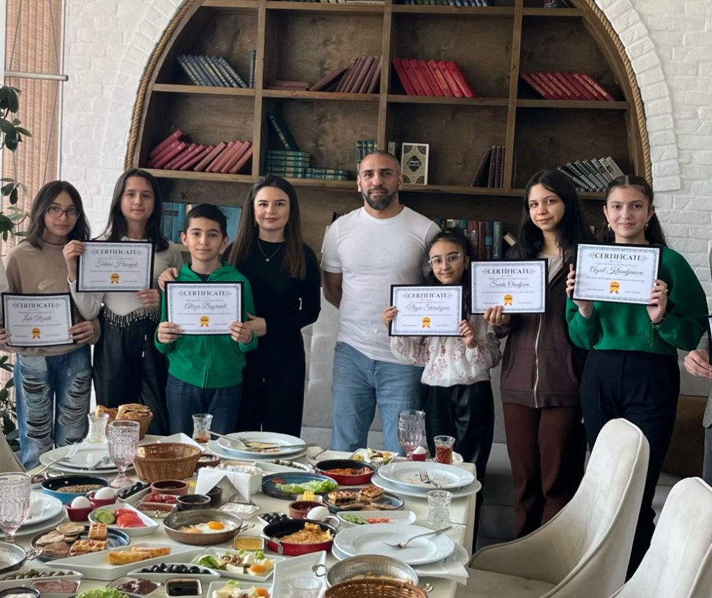 Pedaqoq Aynurə Əhmədova: "Dili gözlərinlə deyil, qulaqlarınla öyrən!"